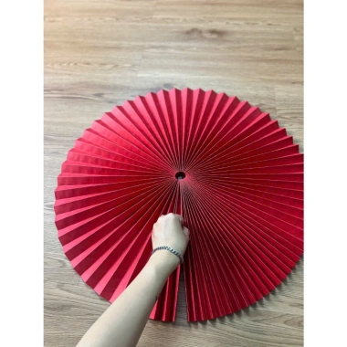 Dải Giấy Đỏ Xoắn Gợn Sóng 3m Gấp Sẵn Dán Trần - Quạt Trang Trí Tết, Trung Thu, Cưới 24.000₫