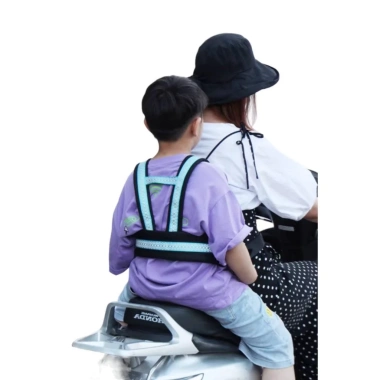 Đai xe máy an toàn cho bé có dải phản quang, kiểu đai và balo, giảm giá 17% chỉ 51.979