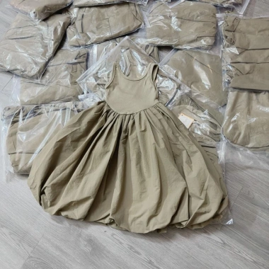 Đầm bé gái nâu sát nách, hở lưng 2 dây dáng bồng chữ A, chất thô mềm mịn, phù hợp 8‑35kg - Giá chỉ 129.000₫