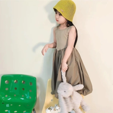 Đầm bé gái nâu sát nách, hở lưng 2 dây dáng bồng chữ A, chất thô mềm mịn, phù hợp 8‑35kg - Giá chỉ 129.000₫