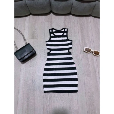 Đầm Body Khoét Eo Cho Bé Gái - Thiết Kế Thời Trang Xinh Xắn, Giá Chỉ 89.000 VNĐ 4 Đầm Body Khoét Eo Cho Bé Gái - Thiết Kế Thời Trang Xinh Xắn, Giá Chỉ 89.000 VNĐ 4
