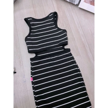 Đầm Body Khoét Eo Cho Bé Gái - Thiết Kế Thời Trang Xinh Xắn, Giá Chỉ 89.000 VNĐ