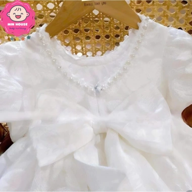 Đầm công chúa trắng tay phồng đính ngọc cho bé gái 12‑35kg – Giá ưu đãi 255.000₫ 4 Đầm công chúa trắng tay phồng đính ngọc cho bé gái 12‑35kg – Giá ưu đãi 255.000₫ 4