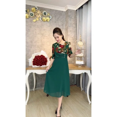 Đầm hoa cúc eo thắt thanh lịch, thiết kế tinh tế, phù hợp tiệc, công sở, dạo phố – Giá ưu đãi 277.200₫