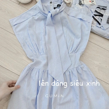 Đầm maxi kẻ xanh GUMIN tay hến, cổ nơ vạt, đai eo rộng Thanh lịch sang trọng 290k