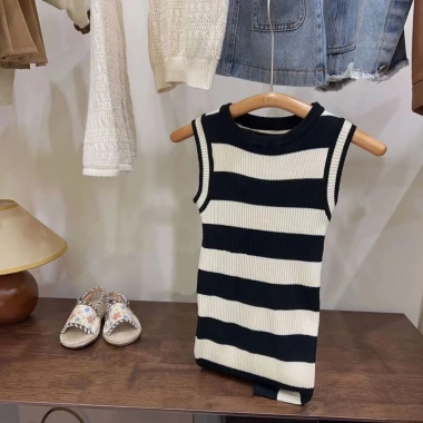 Đầm Skinny Bé Gái Thoáng Khí Sọc Đen Trắng Mùa Hè - Váy Không Tay Giá 99k 8 Đầm Skinny Bé Gái Thoáng Khí Sọc Đen Trắng Mùa Hè - Váy Không Tay Giá 99k 8