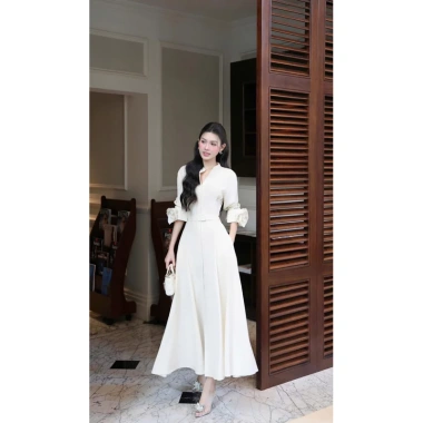 Đầm sơ mi cổ trụ dáng dài tay lỡ đính hoa 3D – Thanh lịch sang trọng, giá 438k