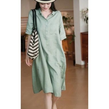 Đầm suông công sở SLINEN cổ sơ mi tay lỡ, túi ốp ngực, vải Linen bột Premium, không kén dáng – 319k