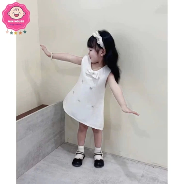 Đầm trắng bé gái dáng chữ A đính nơ đá sang chảnh, tiệc & đi chơi – Giá 159k