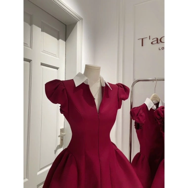 Đầm váy đỏ xinh đẹp, thiết kế Tết thanh lịch, phù hợp dự tiệc - Giá ưu đãi 175k