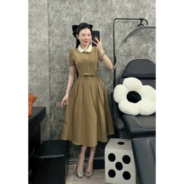 Đầm Xòe Cổ Trắng Nơ Nhí 3 Nút Cài Eo Tôn Dáng Thanh Lịch – MORI CLOTHINGS