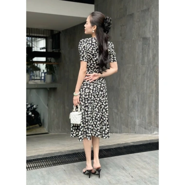 Đầm xòe hoa cổ và tùng, váy đắp chéo, tay phồng GR333 – Giá chỉ 179.000₫