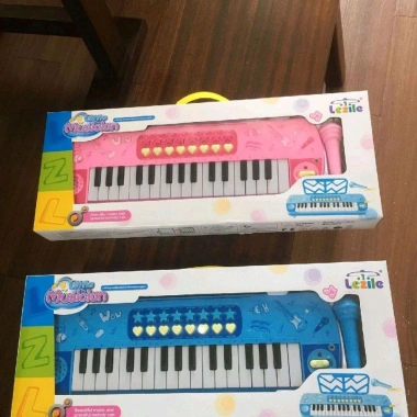 Đàn piano trẻ em kèm micro, âm thanh sống động, giá 300.000₫, giúp bé phát triển tài năng âm nhạc 8