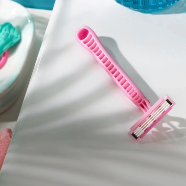 Dao cạo Gillette Venus Daisy 3 - 2 cây, lưỡi siêu mịn, giá chỉ 49.000 VND