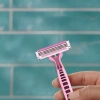 Dao cạo Gillette Venus Daisy 3 - 2 cây, lưỡi siêu mịn, giá chỉ 49.000 VND 3