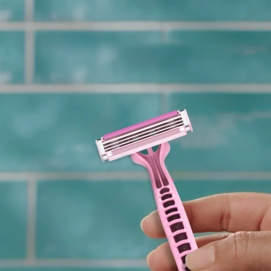 Dao cạo Gillette Venus Daisy 3 - 2 cây, lưỡi siêu mịn, giá chỉ 49.000 VND