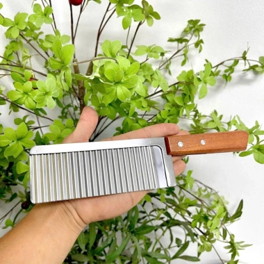 Dao Chặn Lượn Sóng Cán Gỗ 527 Dày Xịn - Tay chắc, giá ưu đãi 59.000 VND 5 Dao Chặn Lượn Sóng Cán Gỗ 527 Dày Xịn - Tay chắc, giá ưu đãi 59.000 VND 5