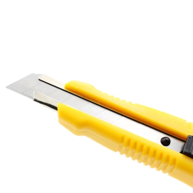 Dao rọc giấy Bitex CK02 18mm - Cắt giấy mượt, bền bỉ, Giá ưu đãi 26.200đ 6 Dao rọc giấy Bitex CK02 18mm - Cắt giấy mượt, bền bỉ, Giá ưu đãi 26.200đ 6
