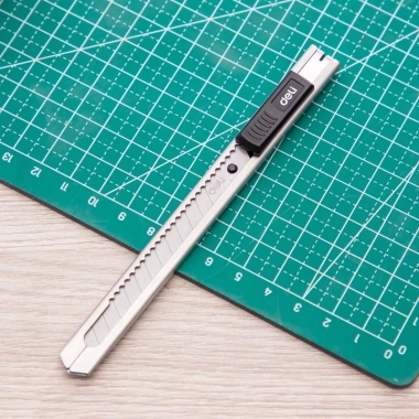 Dao rọc giấy Deli 2.058 và 2.034 lưỡi 9mm - Cắt giấy nhanh, bền, giá 22.000₫ 3