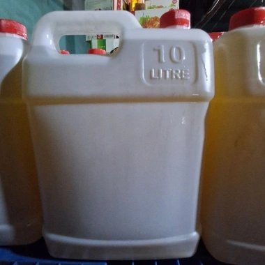 Dầu Ăn Can 10L Giá rẻ 299k - Bôi trơn máy, hỗ trợ chăn nuôi, không mùi khó chịu Dầu Ăn Can 10L Giá rẻ 299k - Bôi trơn máy, hỗ trợ chăn nuôi, không mùi khó chịu