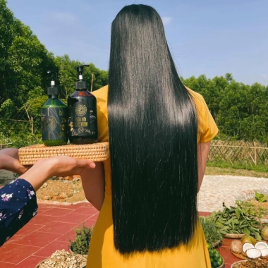 Dầu gội & Dầu xả thảo dược Tóc Xinh - Ngăn rụng tóc, mềm mượt, nuôi dưỡng - Giá 140.000 VND 4 Dầu gội & Dầu xả thảo dược Tóc Xinh - Ngăn rụng tóc, mềm mượt, nuôi dưỡng - Giá 140.000 VND 4