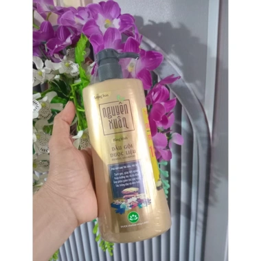 Dầu gội dược liệu Nguyên Xuân hương hoa bồng bềnh dưỡng tóc chắc giá 204.300₫ Dầu gội dược liệu Nguyên Xuân hương hoa bồng bềnh dưỡng tóc chắc giá 204.300₫