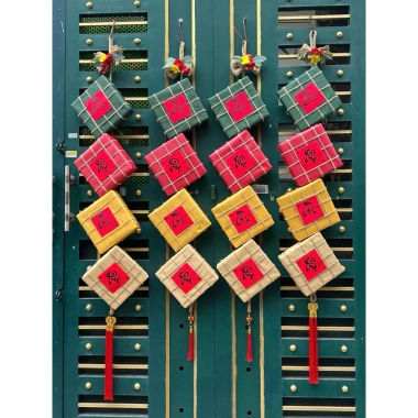 Dây bánh chưng đa màu 1m5 - Bộ hỗn hợp decor Tết 2.026, giá ưu đãi 159.000₫ Dây bánh chưng đa màu 1m5 - Bộ hỗn hợp decor Tết 2.026, giá ưu đãi 159.000₫