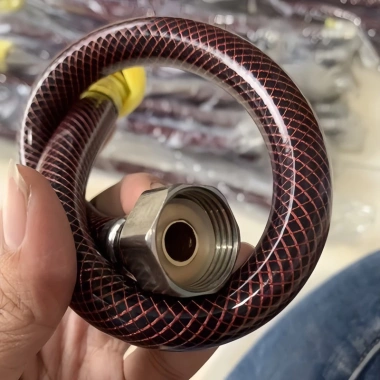 Dây cấp nước bình nóng lạnh và bồn cầu ren tiêu chuẩn 21mm - Giá chỉ 18.900đ