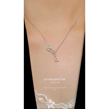Dây chuyền bạc INS charm chữ cái an toàn LETTER Safety Pin SP185 - Giá chỉ 1.020.000₫, giảm đến 20%
