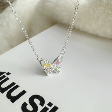 Dây chuyền bạc Miuu Silver - Vòng cổ nữ mặt hồ điệp ngũ sắc xinh xắn, giảm giá 600.000đ 3