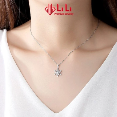 Dây chuyền bạc nữ LiLi S925 đá CZ bông tuyết Layla Giá giảm 2.001.000₫ 2 Dây chuyền bạc nữ LiLi S925 đá CZ bông tuyết Layla Giá giảm 2.001.000₫ 2