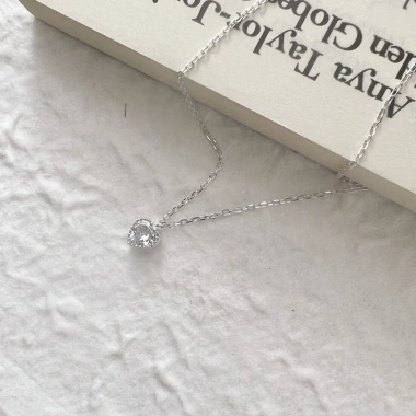 Dây chuyền bạc nữ mặt trái tim định đá + vòng cổ 925 AROCH JEWELRY HD06 – Giá chỉ 432.000 VND (giảm từ 544.320 VND) 2 Dây chuyền bạc nữ mặt trái tim định đá + vòng cổ 925 AROCH JEWELRY HD06 – Giá chỉ 432.000 VND (giảm từ 544.320 VND) 2