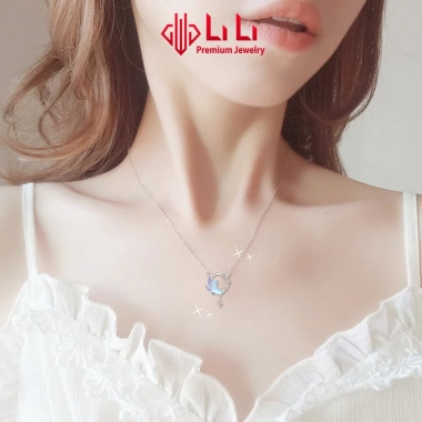 Dây chuyền bạc nữ S925 đính đá CZ hình mặt trăng cách điệu Helena - Giảm còn 1.811.000₫ 2 Dây chuyền bạc nữ S925 đính đá CZ hình mặt trăng cách điệu Helena - Giảm còn 1.811.000₫ 2