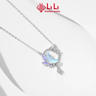 Dây chuyền bạc nữ S925 đính đá CZ hình mặt trăng cách điệu Helena - Giảm còn 1.811.000₫