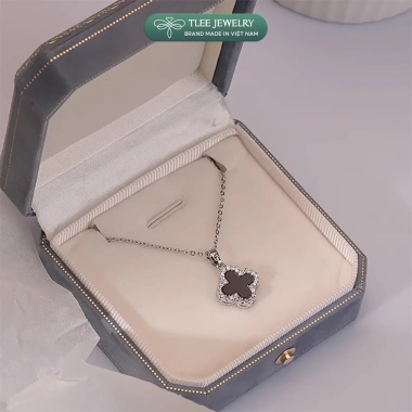 Dây chuyền bạc nữ TLEE mặt cỏ bốn lá hai mặt đen trắng viền đá lấp lánh - Giá chỉ 624.000₫ 2