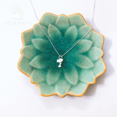 Dây chuyền bạc Ruyi gậy như ý treo - Thiết kế sang trọng, giảm giá 376k tại NQ Jewelry 3 Dây chuyền bạc Ruyi gậy như ý treo - Thiết kế sang trọng, giảm giá 376k tại NQ Jewelry 3