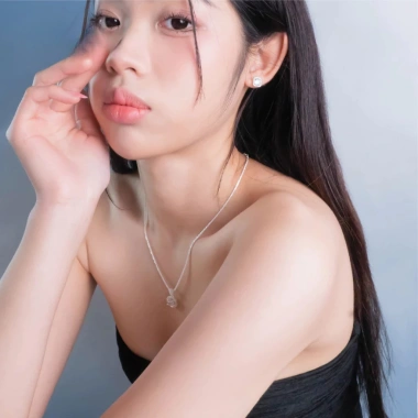 Dây Chuyền Bạc Tyche Aura Đính Đá Cao Cấp - Vòng Cổ Nữ Sang Trọng, Sáng Lấp Lánh, Giá 285k 5 Dây Chuyền Bạc Tyche Aura Đính Đá Cao Cấp - Vòng Cổ Nữ Sang Trọng, Sáng Lấp Lánh, Giá 285k 5