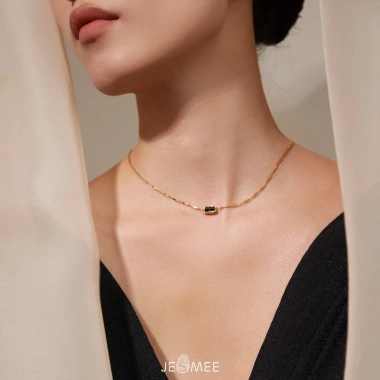 Dây chuyền Choker Blacka Chain JESMEE Titanium xoắn vát đá đen - Giá 349.000đ 6 Dây chuyền Choker Blacka Chain JESMEE Titanium xoắn vát đá đen - Giá 349.000đ 6