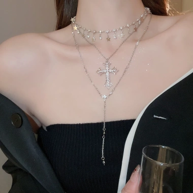 Dây chuyền cổ áo mặt Thánh Giá và Ngôi Sao, thiết kế độc quyền nhẹ nhàng, quý phái, chỉ 62.980₫ 8