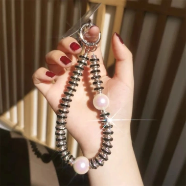 Dây chuyền điện thoại cườm sang trọng Ngọc trai Pha lê Mini Túi máy ảnh, đeo cổ tay, chống mất - Giá 44.000 VND 3 Dây chuyền điện thoại cườm sang trọng Ngọc trai Pha lê Mini Túi máy ảnh, đeo cổ tay, chống mất - Giá 44.000 VND 3