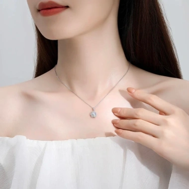 Dây Chuyền Nữ Bạc 8mm Đá Moissanite Mặt Hoa Rạng Rỡ - Tặng Hộp và Bộ VS 2 Dây Chuyền Nữ Bạc 8mm Đá Moissanite Mặt Hoa Rạng Rỡ - Tặng Hộp và Bộ VS 2