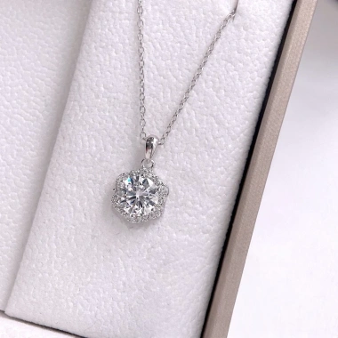 Dây Chuyền Nữ Bạc 8mm Đá Moissanite Mặt Hoa Rạng Rỡ - Tặng Hộp và Bộ VS 5 Dây Chuyền Nữ Bạc 8mm Đá Moissanite Mặt Hoa Rạng Rỡ - Tặng Hộp và Bộ VS 5