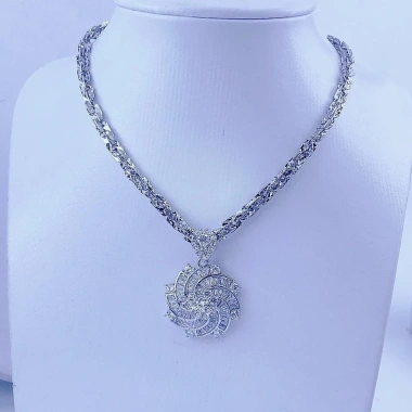 Dây Chuyền Nữ Bạch Kim Hoạ Tiệt Xoắn Vuông 5 Chỉ kèm Mặt Hoa Xoắn Đá - Giảm 20% 4