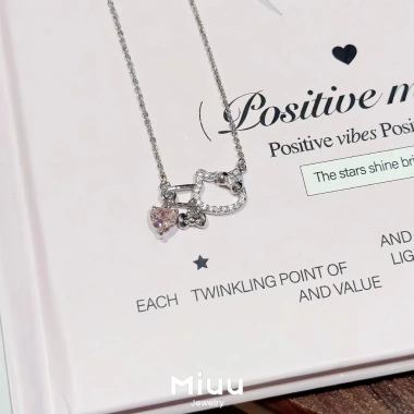 Dây chuyền nữ Hello Kitty Safety Pin, vòng cổ Miuu Jewelry FSA 03 - 211.500₫ 5 Dây chuyền nữ Hello Kitty Safety Pin, vòng cổ Miuu Jewelry FSA 03 - 211.500₫ 5