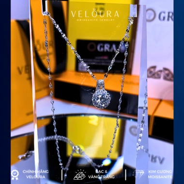 Dây Chuyền Nữ Kim Cương Moissanite 1 Carat Chính Hãng VELOURA - Hoa Mặt Trời Cao Cấp, Giảm 20% 5 Dây Chuyền Nữ Kim Cương Moissanite 1 Carat Chính Hãng VELOURA - Hoa Mặt Trời Cao Cấp, Giảm 20% 5