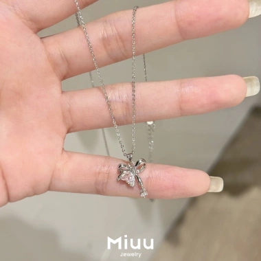Dây chuyền nữ, vòng cổ Miuu Jewelry Nơ đá hồng FSA 15 - Giá chỉ 190.000đ, giảm ngay
