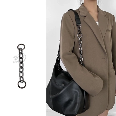 Dây chuyền túi mở rộng kim loại – Phụ kiện dây đeo vai Longcham Hobo, túi mini nách, đeo chéo – Giá 176.040₫ Dây chuyền túi mở rộng kim loại – Phụ kiện dây đeo vai Longcham Hobo, túi mini nách, đeo chéo – Giá 176.040₫