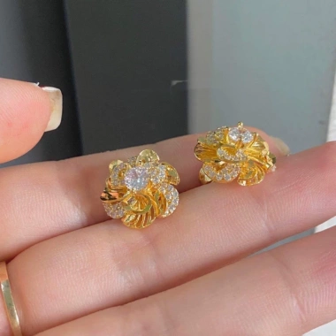 Dây chuyền và bông tai hoa mai đính đá CZ mạ vàng Kami - Giá chỉ 79.000 VNĐ 3 Dây chuyền và bông tai hoa mai đính đá CZ mạ vàng Kami - Giá chỉ 79.000 VNĐ 3