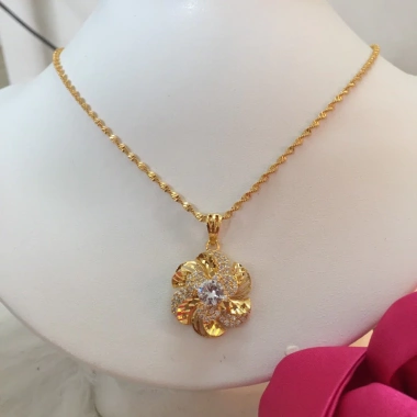 Dây chuyền và bông tai hoa mai đính đá CZ mạ vàng Kami - Giá chỉ 79.000 VNĐ 4 Dây chuyền và bông tai hoa mai đính đá CZ mạ vàng Kami - Giá chỉ 79.000 VNĐ 4