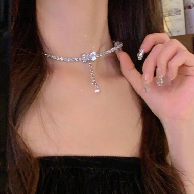 Dây chuyền vòng cổ nơ ngọc trai punk Y2K - kim cương giả sáng bóng, giá 38.400₫